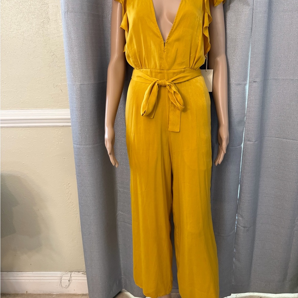TULAROSA SUNSET YELLOW SATIN JUMPSUIT SIZE SMALL NEW WITH THE TAGS - Picture 3 of 8